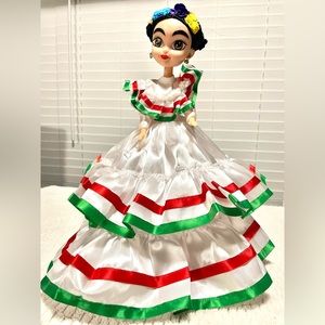 Frida Doll Artisanal Clothing White/Green Dress Display New Muñeca Mexico